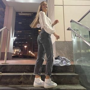 Meet your Posher, Ava